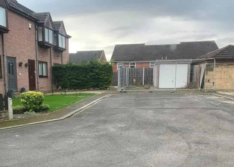 Freehold Land and Garage Auction Mapplewell