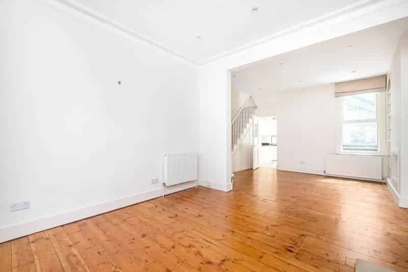 Four Bedroom House Near Parsons Green Fulham