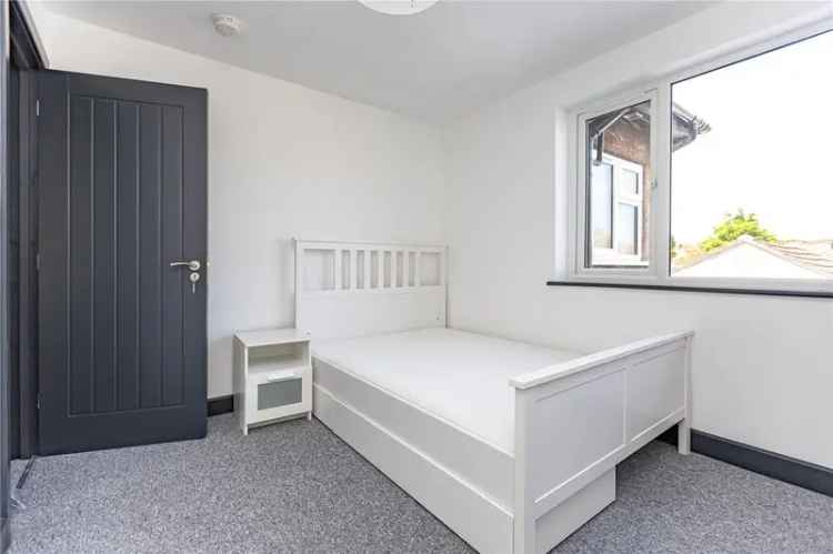 3 Bedroom Apartment to Rent in Bristol