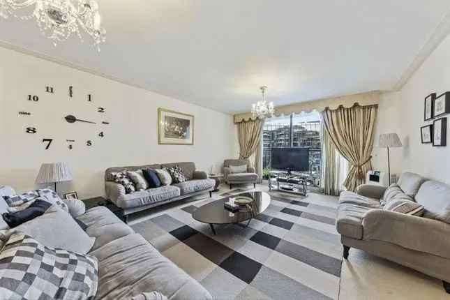 Spacious 3-Bedroom Flat for Sale in London W14