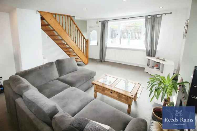 2 Bedroom Mid Terrace House for Sale Lofthouse West Yorkshire WF3