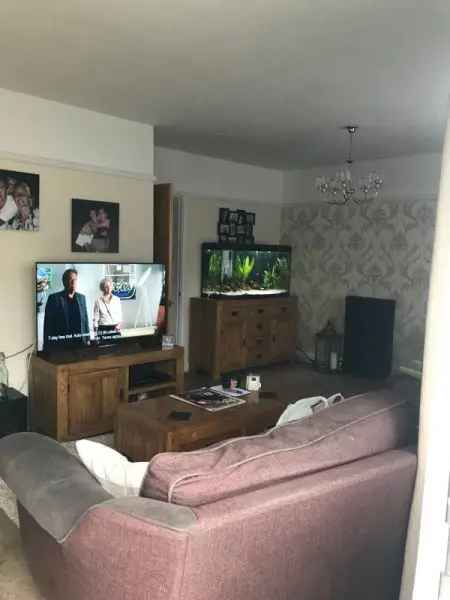 Flat For Rent in Waverley, England