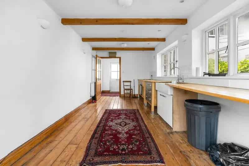 4 Bedroom Semi Detached House Rhiwbina Cardiff