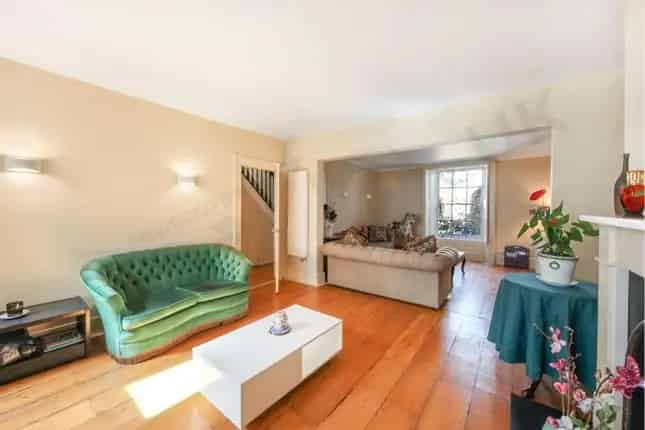 5 Bedroom 4 Bathroom Grade II Listed House For Sale