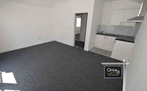 2 Bed Flat 27m2 Southampton City Centre Modern Apartment