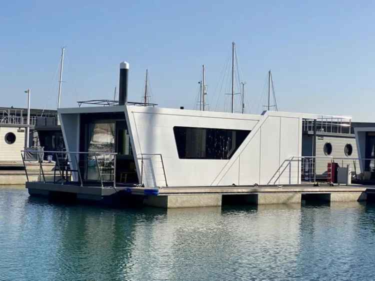 1 bedroom houseboat for sale