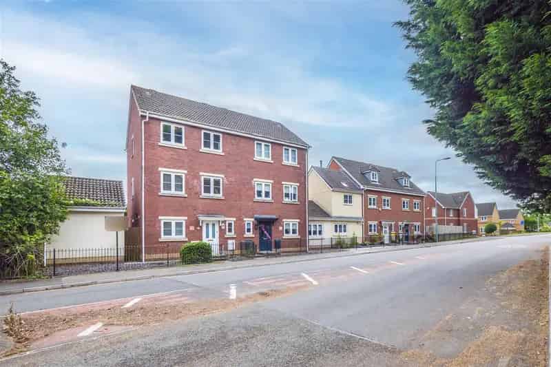4 Bedroom Townhouse for Rent in Cardiff