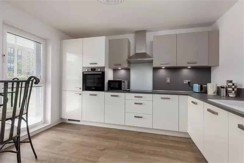 2 Bed Flat Ground Floor with 1 Reception Room