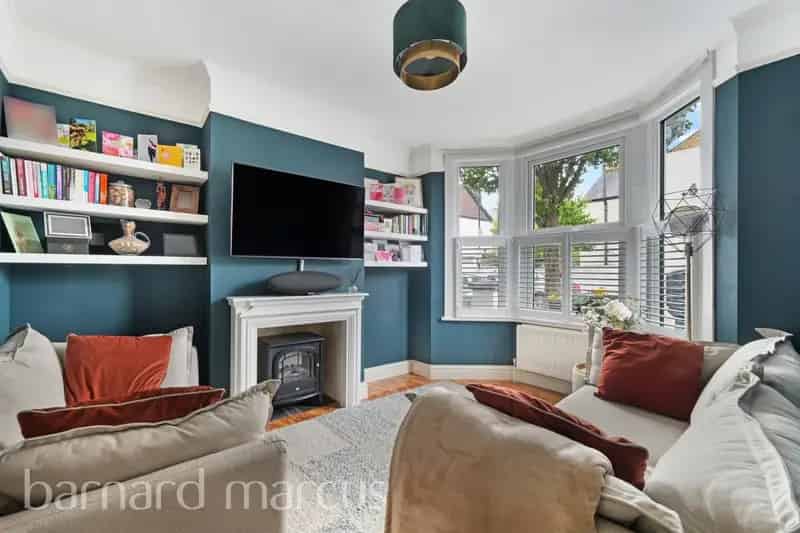 Two Double Bedroom Period Property Near East Croydon Station