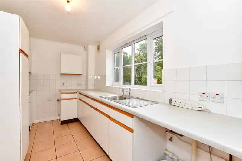 3 Bedroom Detached House For Sale Near Upminster Bridge Station
