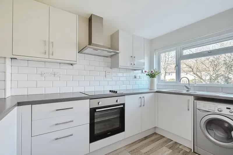 Two Double Bedroom House Near Hayes Schools and Village Amenities