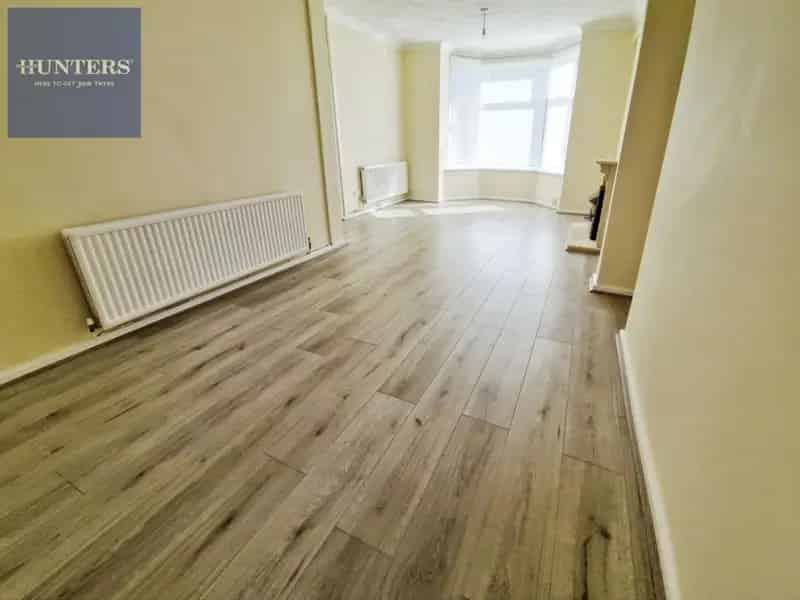 3 Bedroom House For Sale Near Town Centre