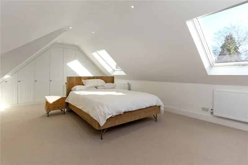 4 bedroom house in Seale