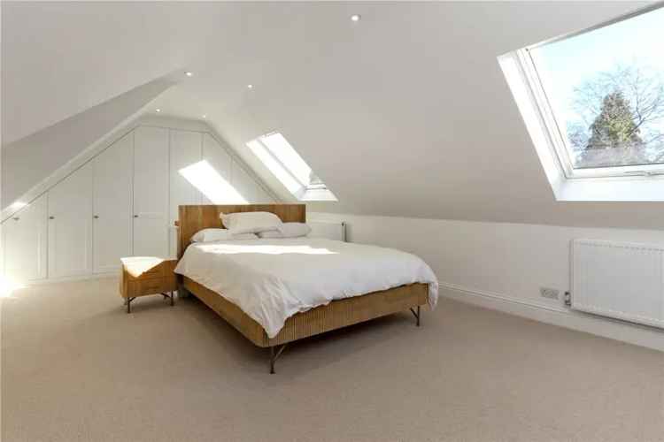 4 Bedroom House in Seale Semi Rural Setting