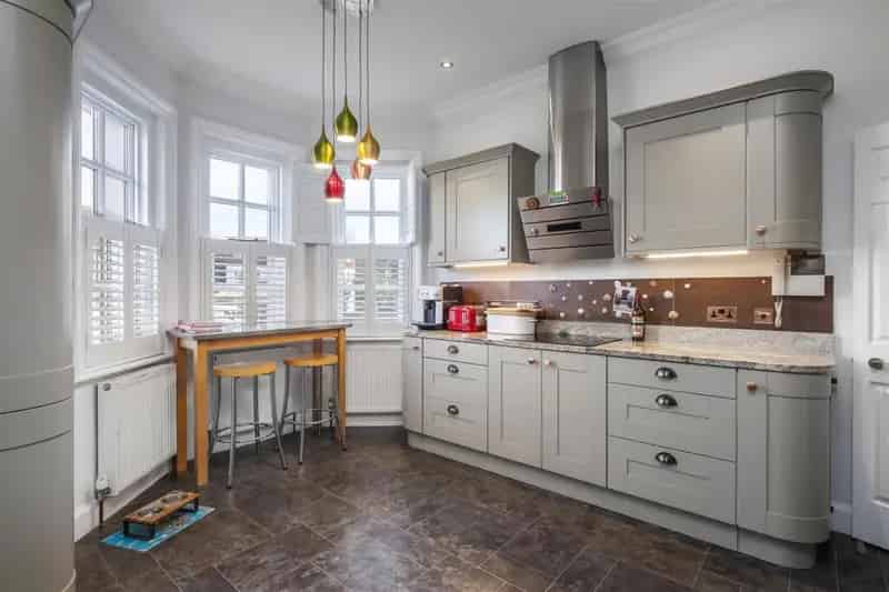 3 Bedroom Apartment for Sale near Westbourne Beach