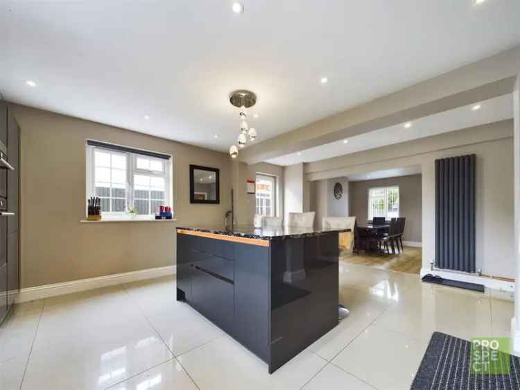 5 bedroom detached house for sale