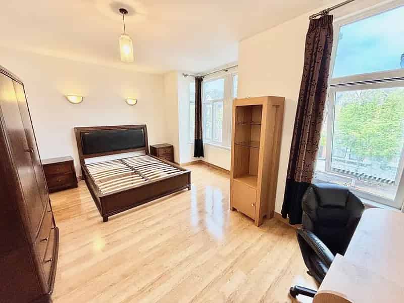 Three Four Bedroom Period Home Upper Leytonstone