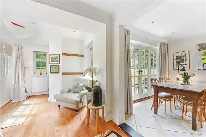 3 Bedroom Cottage Near Bedales School