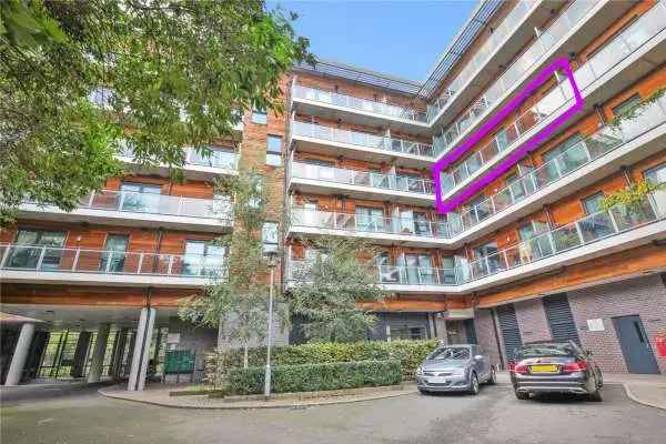 Flat For Rent in London, England