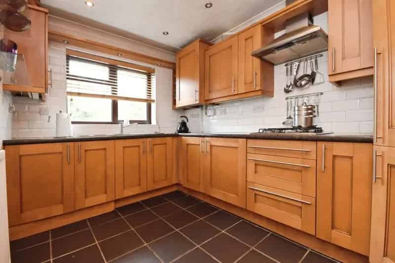 4 Bedroom Family Home with Conservatory and Garage