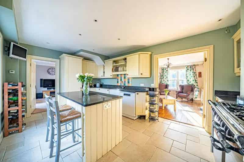 4 Bed Detached House for Sale in Overton