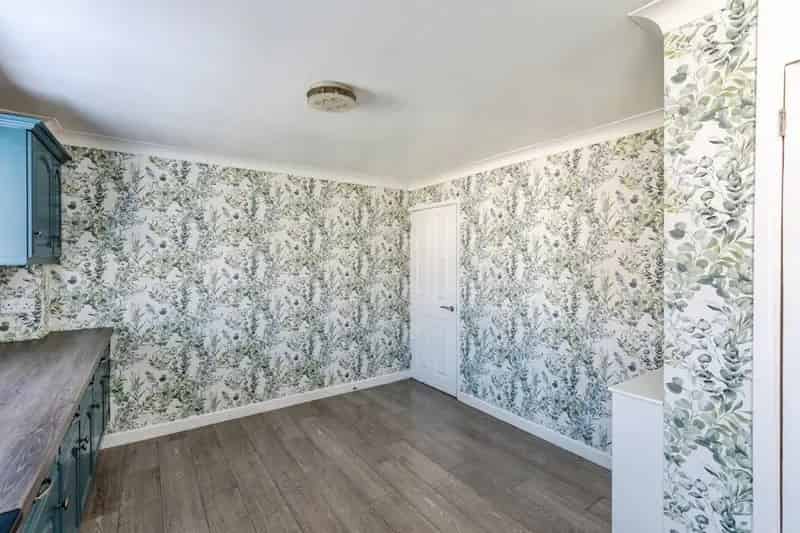 Three Bedroom Detached House in Shire Lodge