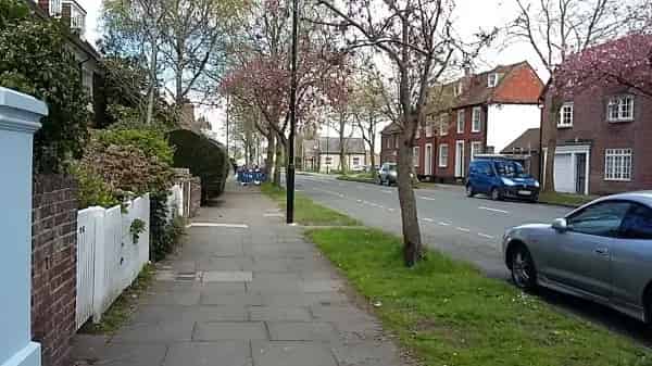 2 Bedroom Terrace Cottage Near Amenities