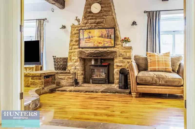 6 Bedroom Barn Conversion 3488 SQ FT Lane Side Queensbury