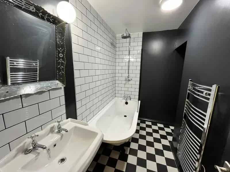 1 Bedroom Seafront Flat to Rent