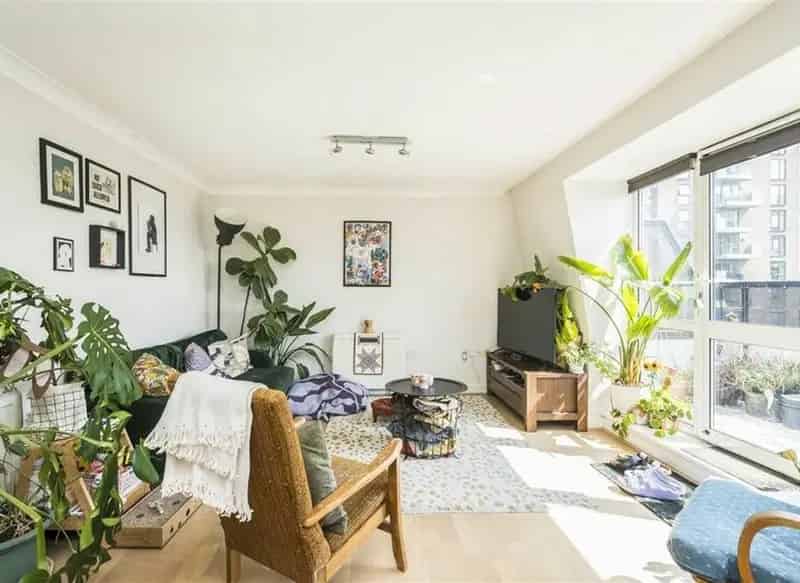 2-Bed Modern Apartment near Canary Wharf and City