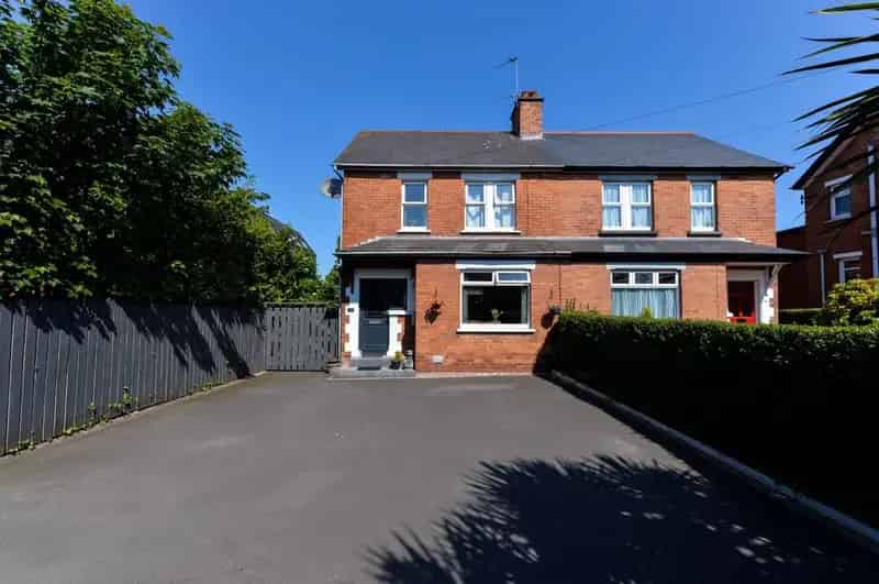 3 Bedroom Semi Detached House for Sale Belfast BT4