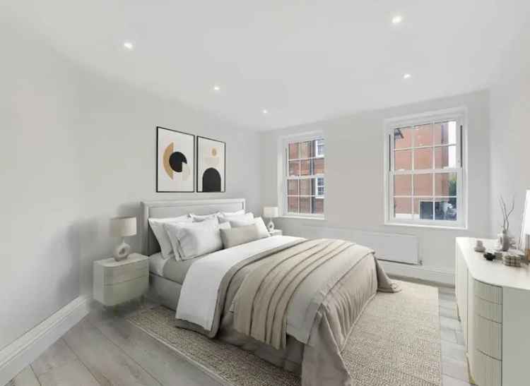 Flat For Sale in London, England