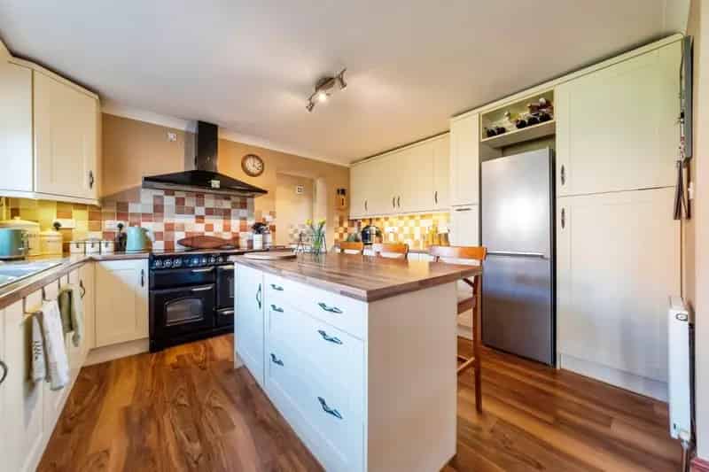 4 Bedroom Detached House in Ancaster