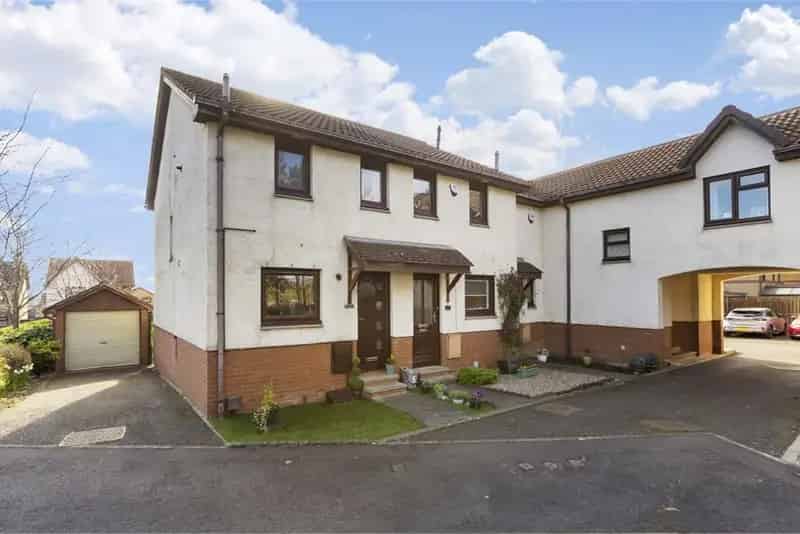 2 Bed End Terraced House Danderhall Modern Kitchen Private Garden