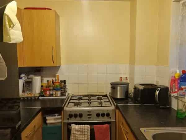 New Kitchen, Bathroom & Storage Near Transport