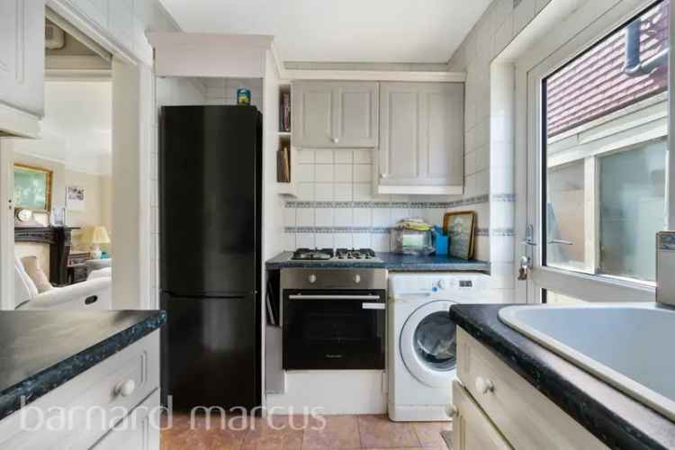 Two Bedroom Semi-Detached Bungalow Near Mitcham Tram Stop