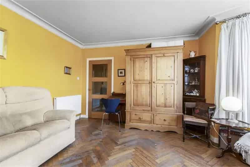 4 Bed Detached House with 2 Reception Rooms Eskbank