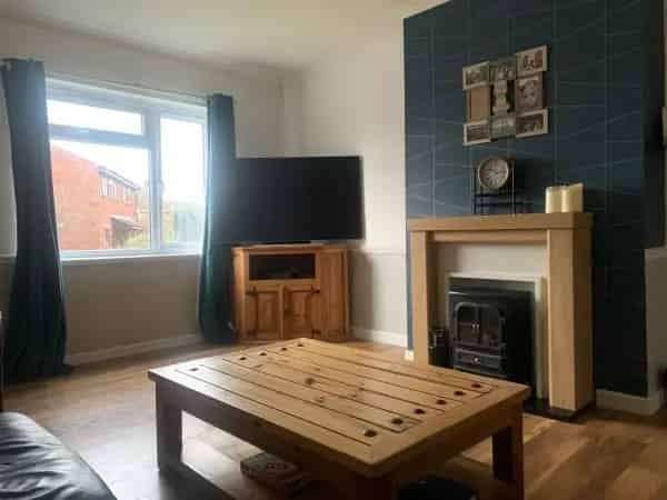 Four Bedroom House Near Shops and Schools