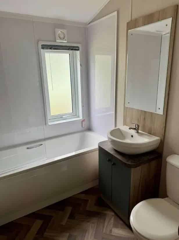 2 Bedroomed Willerby Clearwater Lodge For Sale