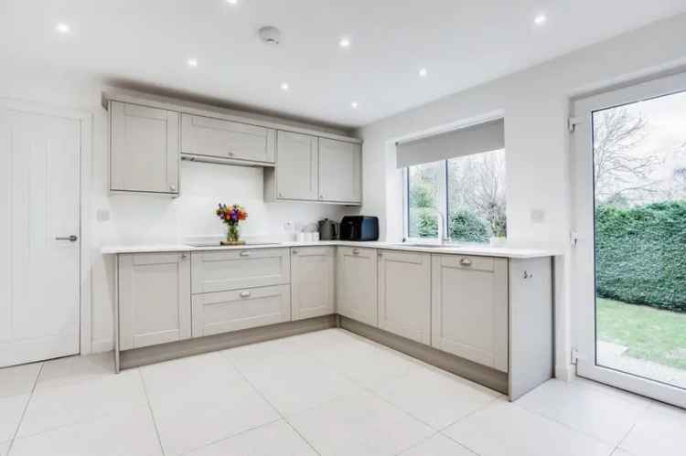 3 Bedroom Detached House for Sale Chapelthorpe West Yorkshire
