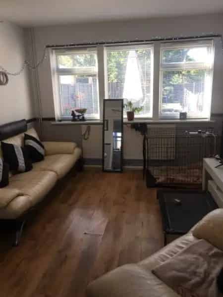 House with Large Garden New Kitchen Two Double Bedrooms