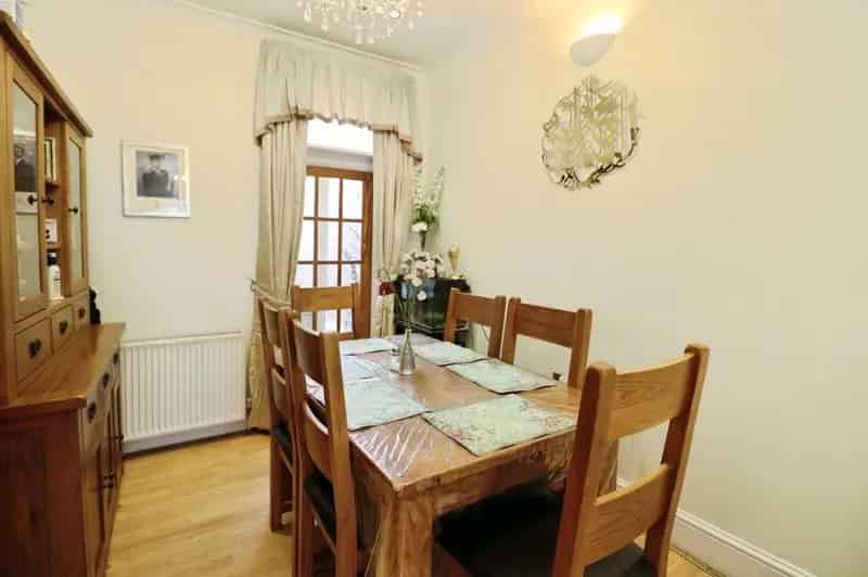 5 Bedroom Mid Terrace House for Sale London E10