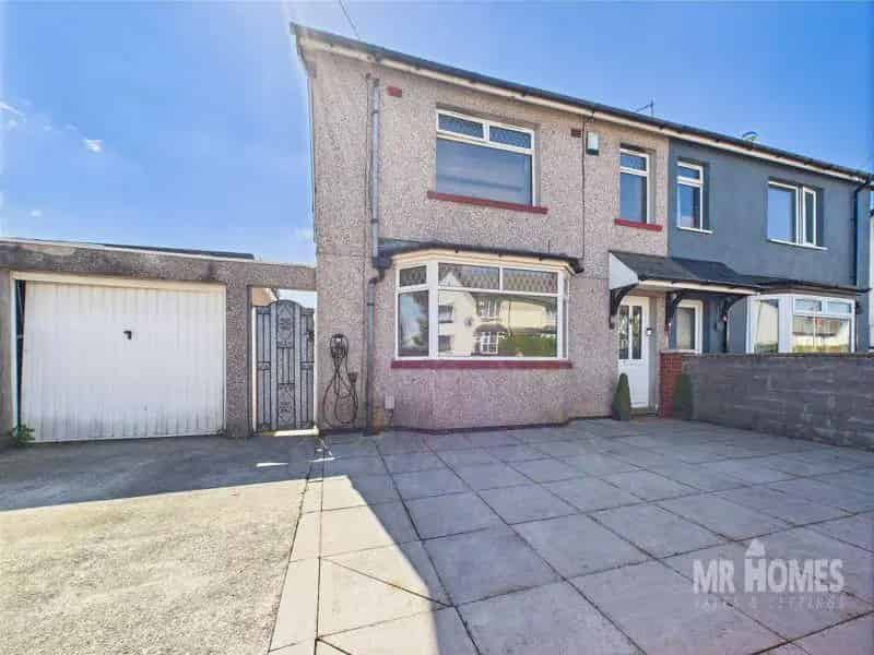 3 Bedroom Semi-Detached House for Sale