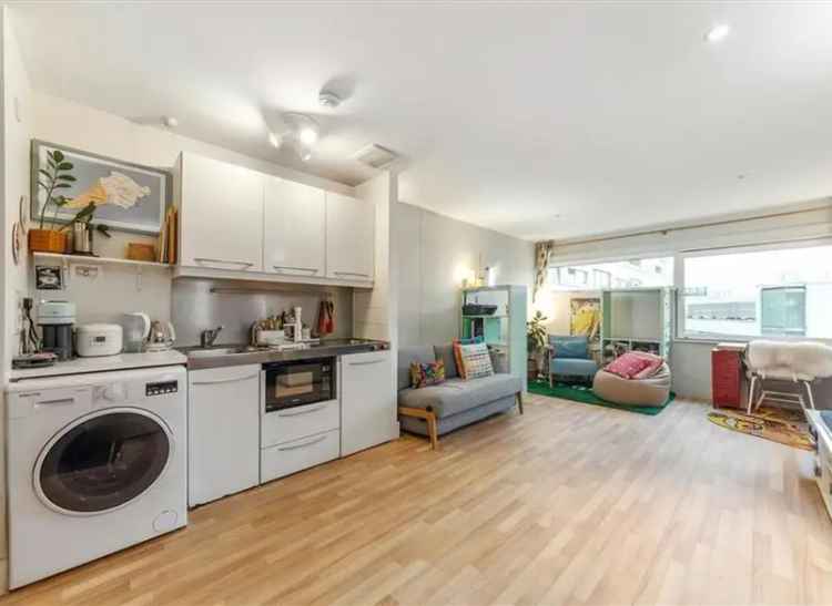 Stylish Studio Apartment in Empire Square SE1 Near Borough Market