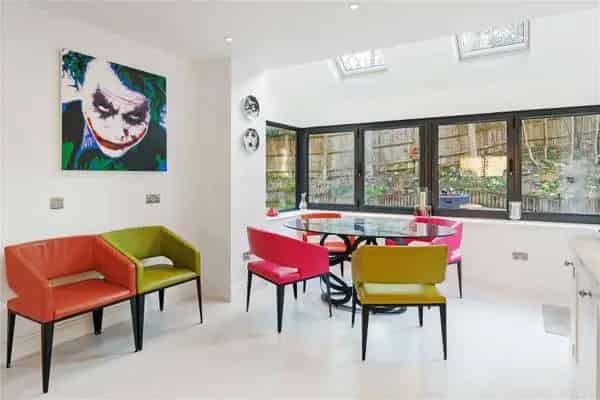 5-Bedroom Family Home with Double Garage and Southwest-Facing Garden
