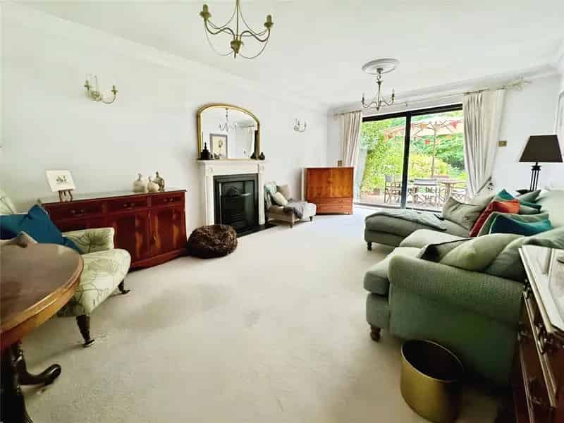 5 Bedroom Detached House Nine Mile Ride 2000 sq ft Family Home