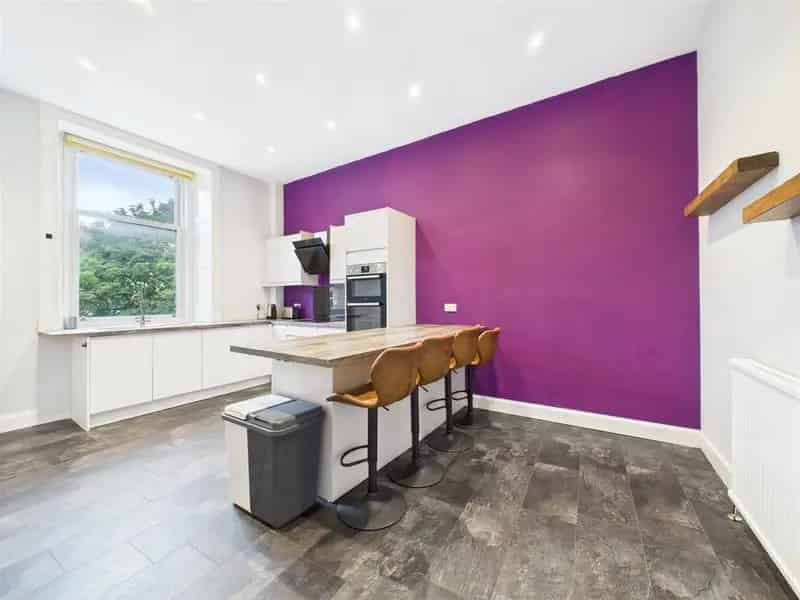 3 Bedroom Apartment to Rent in Edinburgh