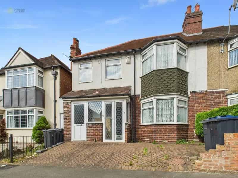 3 Bedroom Semi-Detached House For Sale