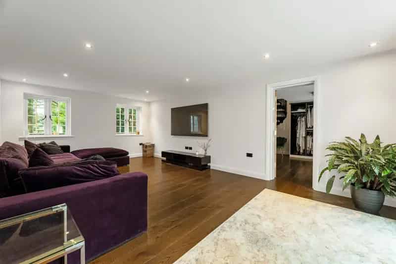 5 Bedroom Detached House with Annexe Potential