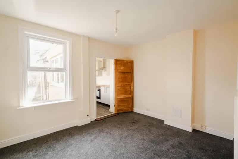 2 Bedroom Terraced House for Sale in Totterdown